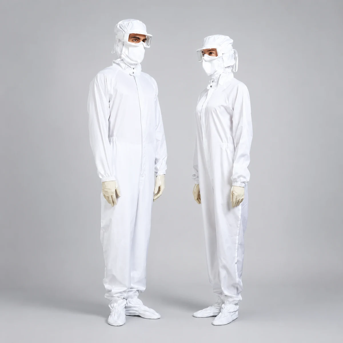 Autoclavable ESD cleanroom coverall with hood and socks